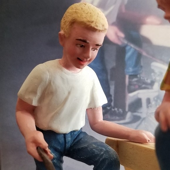 Harley Davidson Young Rider Figurine Series "Engine Lesson" - Picture 8 of 8